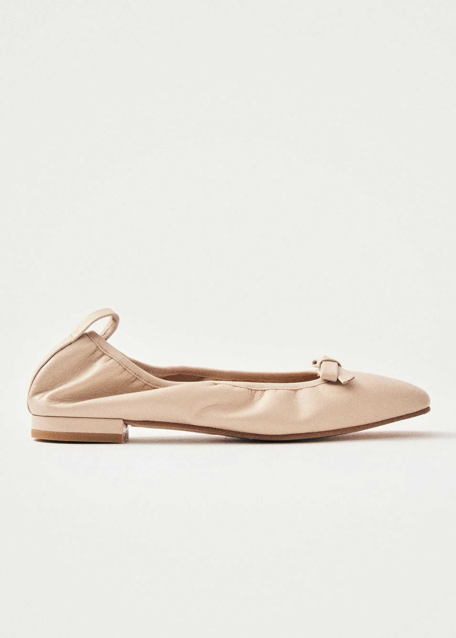 Store Freya Ballerines en Cuir Crème Unités Limitées | Ballerines