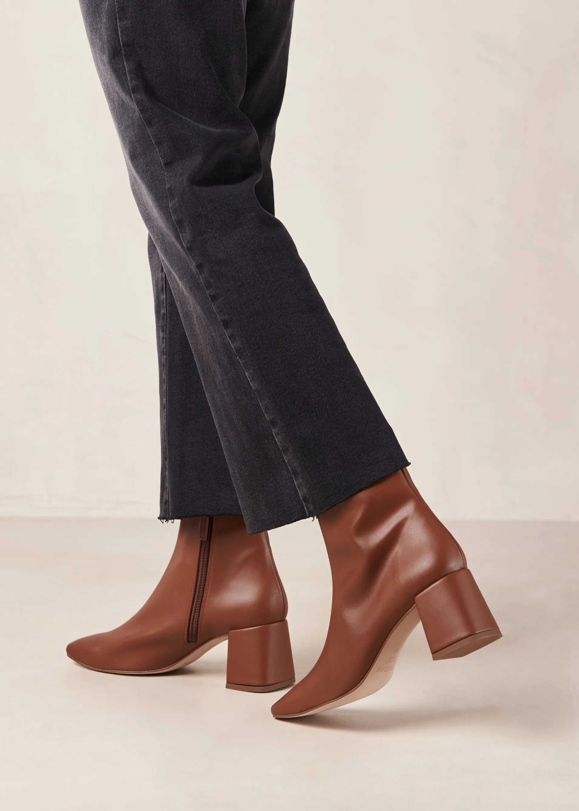 Cheap Watercolor Gingerbread Bottes en Cuir Végan Marron Vegan