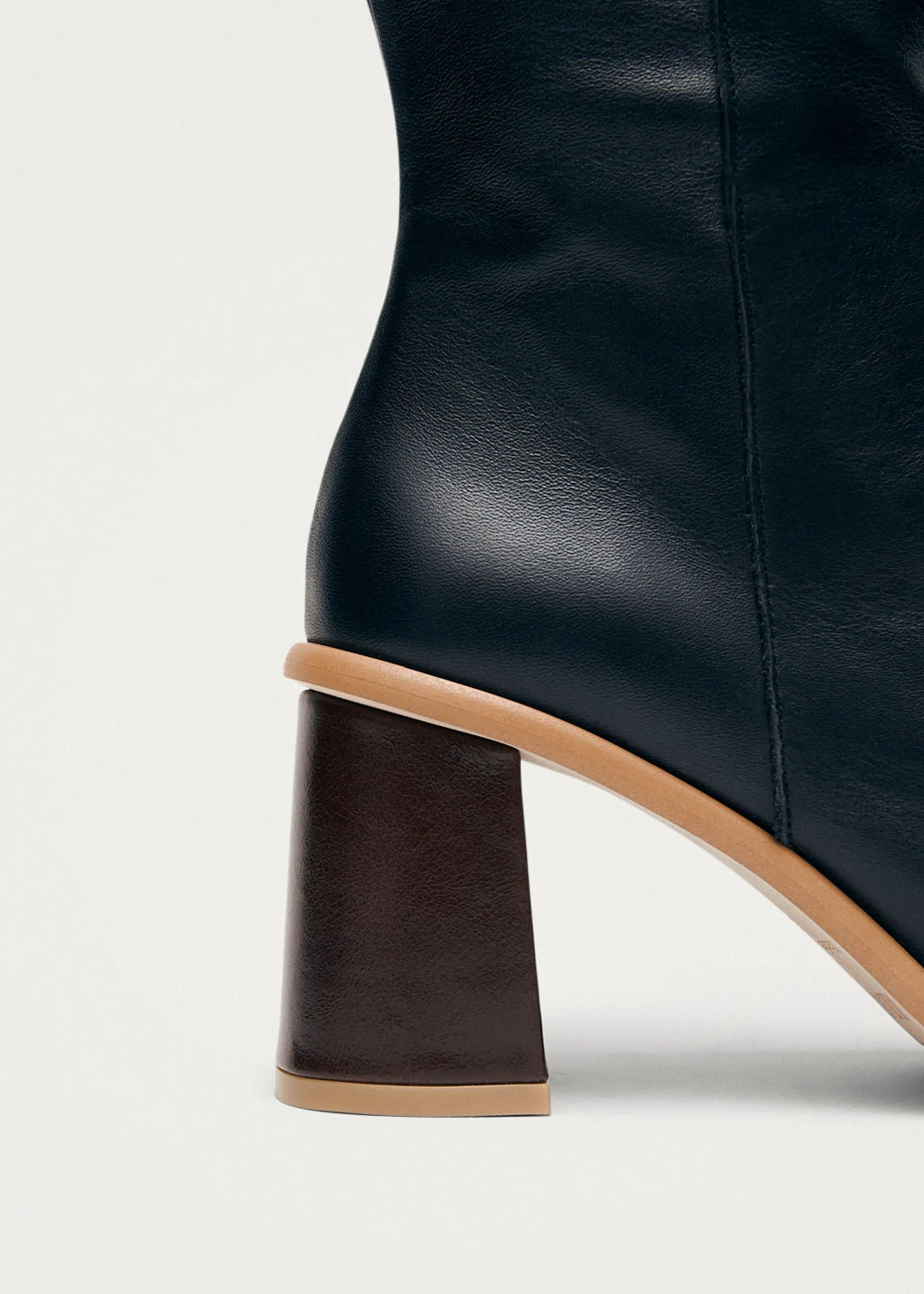 Cheap West Vintage Bottines en cuir noir Bottes